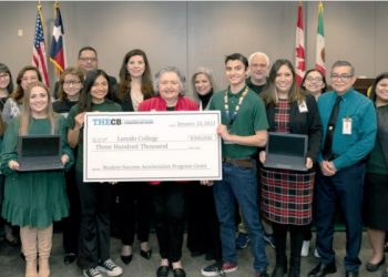 Recibe el Colegio de Laredo 300 mil dólares
