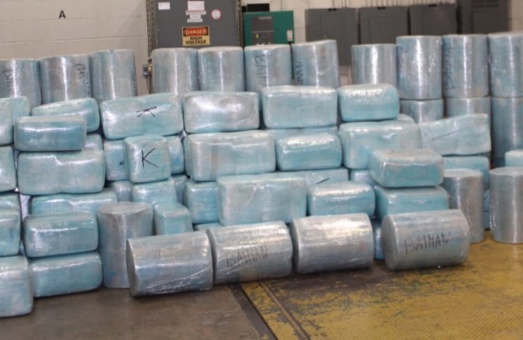 Aseguran casi tonelada Y MEDIA DE YERBA