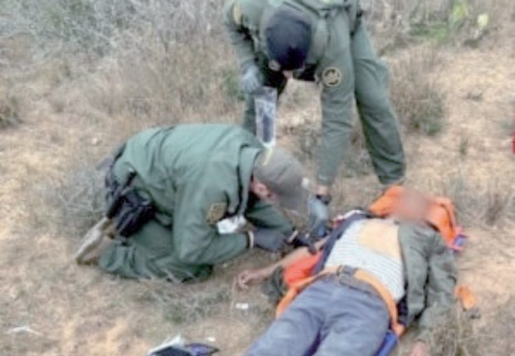 Salvan a migrante que fue encontrado inconsciente