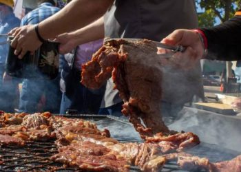 Clubes y familias conviven en el primer “Carnezazo”