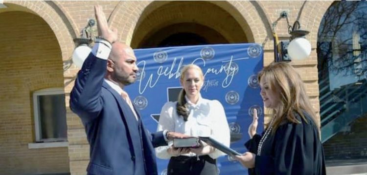 Tano Tijerina asume su tercer mandato como juez del condado