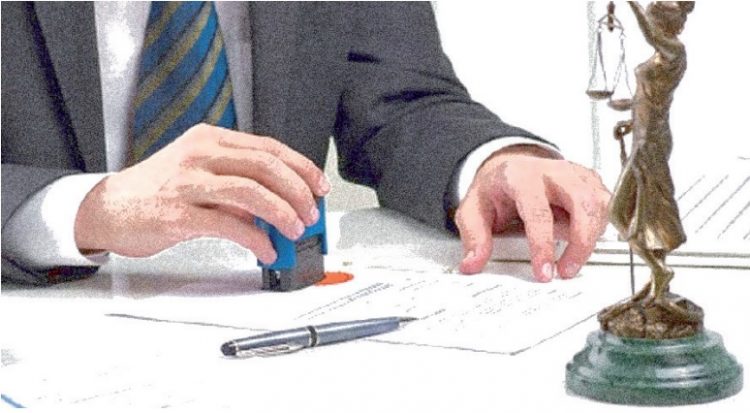 RECONOCEN ANOMALÍAS Renuncian más notarios públicos