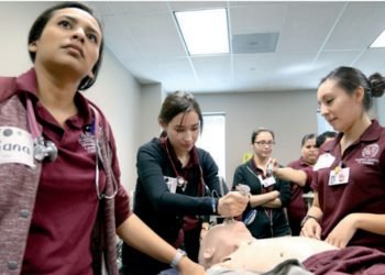 Atienden necesidades críticas de atenciones médicas