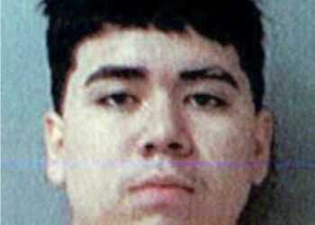 Menor tirotea una casa y luego a un adolescente