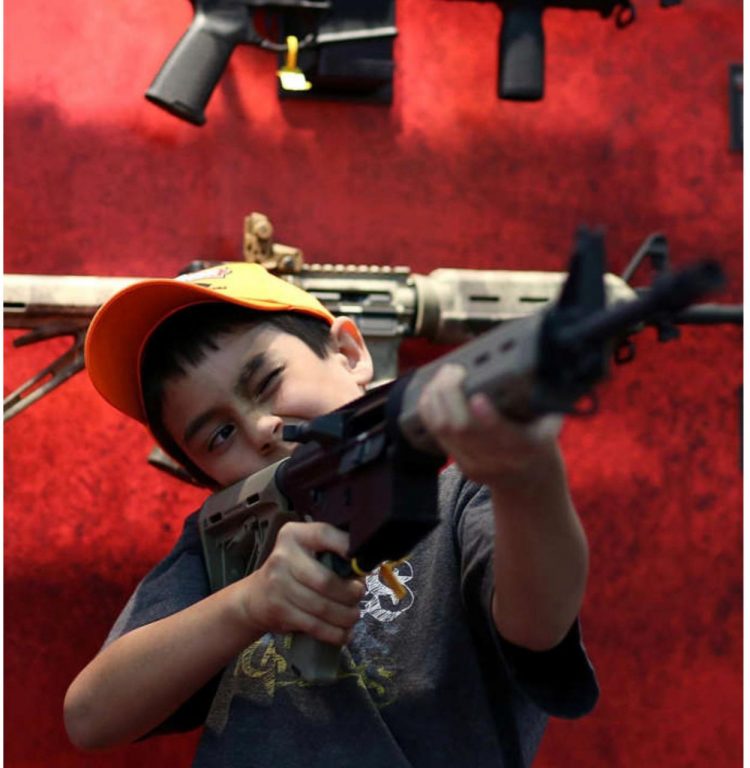 SIN RESTRICCIONES En Texas podrán portar armas desde 18 años