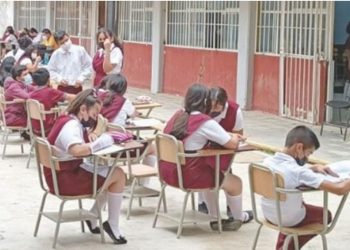Crisis en escuelas del poniente, hay sobrepoblación
