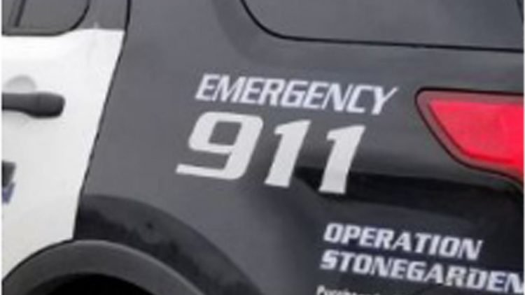 Abuelito choca y resulta lesionado