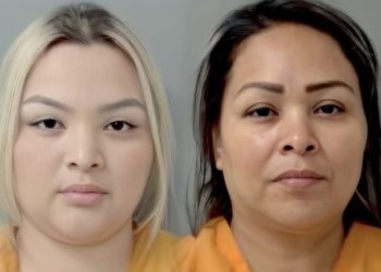 Madre y abuela de niña con parálisis arrestadas por descuidarla
