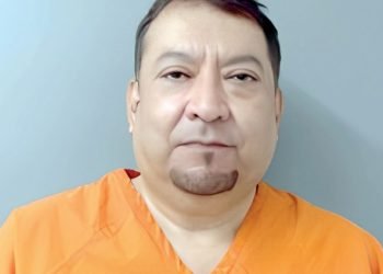 Hombre se aprovecha de abuelita y la deja en la ruina