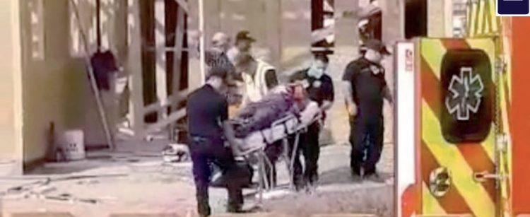 Cae de cabeza cuando instalaba un techo