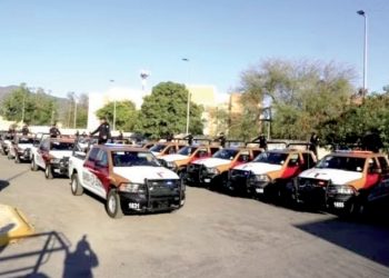 Entregan 51 patrullas a guardia estatal