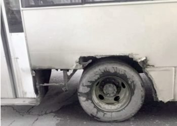 Usuarios exhiben mal estado de camiones urbanos