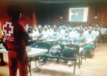 Enseñan a futuros enfermeros a salvar vidas