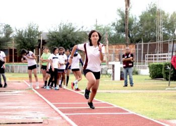 Capacitan a entrenadores de atletismo