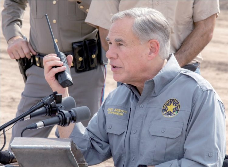 Firme gobernador Abbott en su lucha contra la inmigración