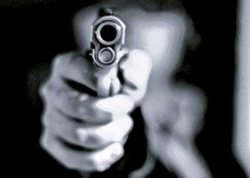 Contrata a un asesino y resulta ser agente encubierto