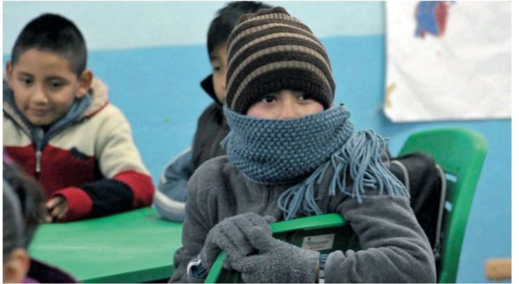 Modifican criterio para asistir a clases con clima frío