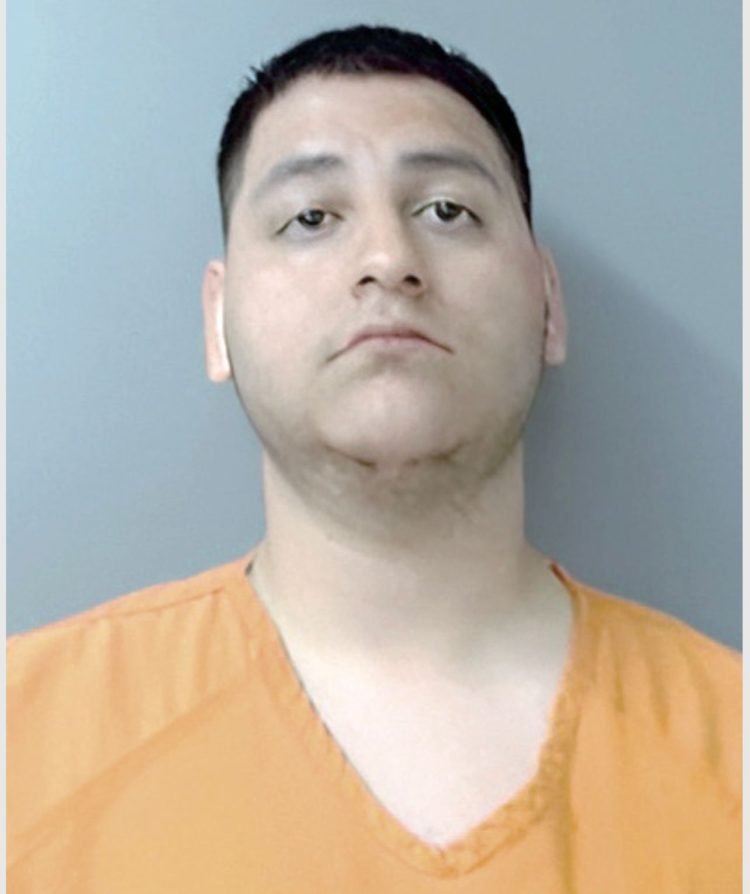 Golpea a ex pareja y su hijo de 2 años