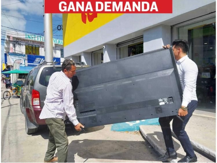 Embargan a Elektra: Exempleado se cobra con pantallas y muebles