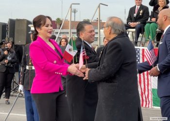 Refrendan alianza como región y hegemonía en un abrazo