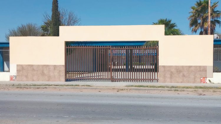 CFE deja sin luz a secundaria; adeudo supera los 300 mil pesos