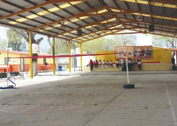 Primaria tambien opera a oscuras