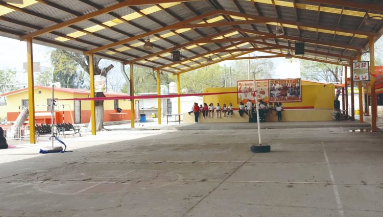 Primaria tambien opera a oscuras