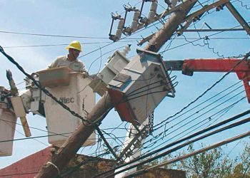 Dejan sin luz por tres días a vecinos de Los Olivos