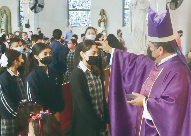 Celebran Miércoles de Ceniza en parroquias de Nuevo Laredo