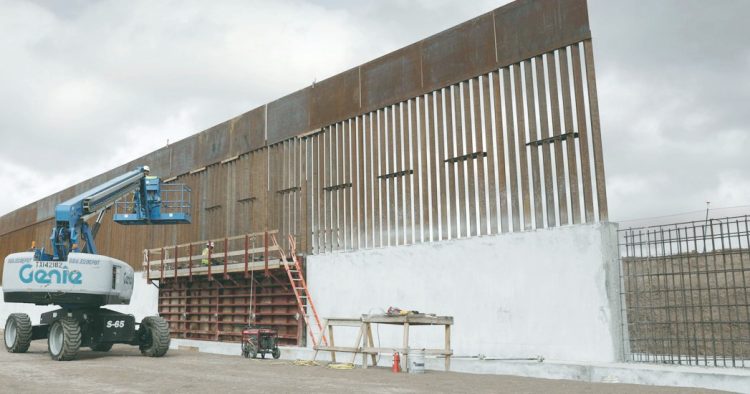 Río Bravo y El Cenizo desafían a Greg Abbott