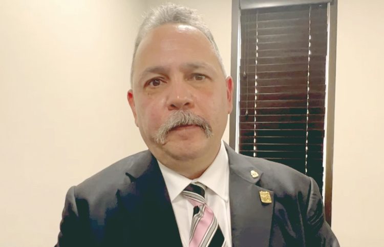 Presentan a nuevo jefe de la policía a los altos mandos de LPD