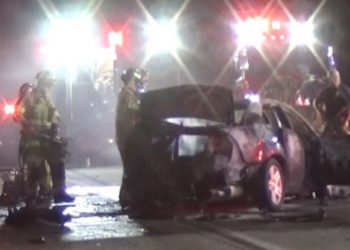 Muere mujer en volcadura