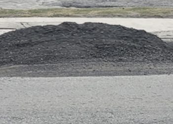 Constructoras dejan un ‘cochinero’ al concluir obras, denuncian vecinos