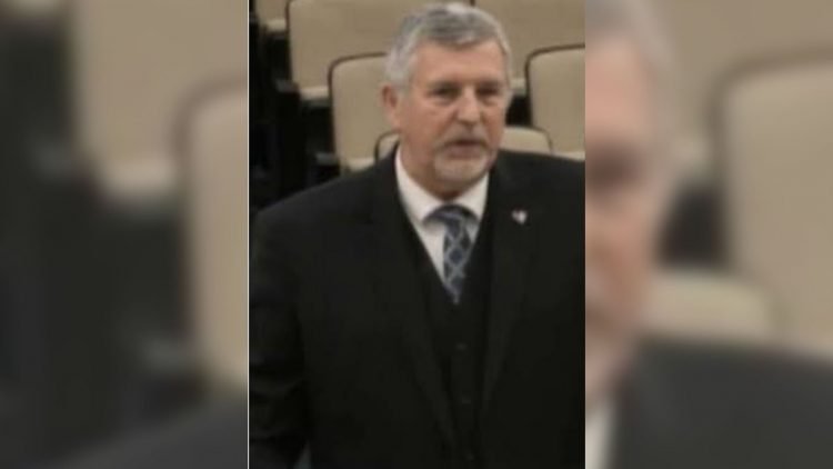 Aprueban el contrato del nuevo administrador municipal