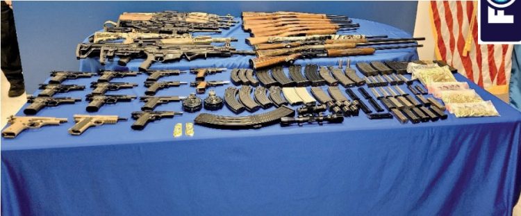 IBA EN VEHÍCULO DE PASAJEROS CBP confisca unarsenal