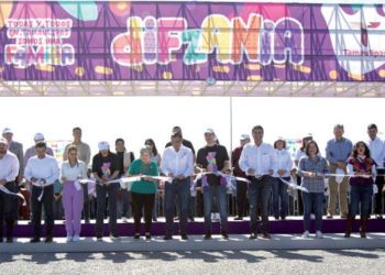 CELEBRAN DÍA DE LA FAMILIA Américo y María inauguran Difzania