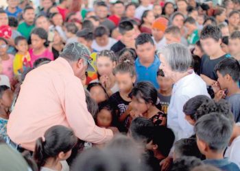 Visita María de Villarreal el albergue “Senda de Vida”