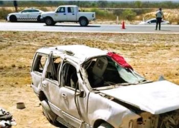 DE LAREDO, TEXAS IBAN A GUANAJUATO Muere familia en volcadura