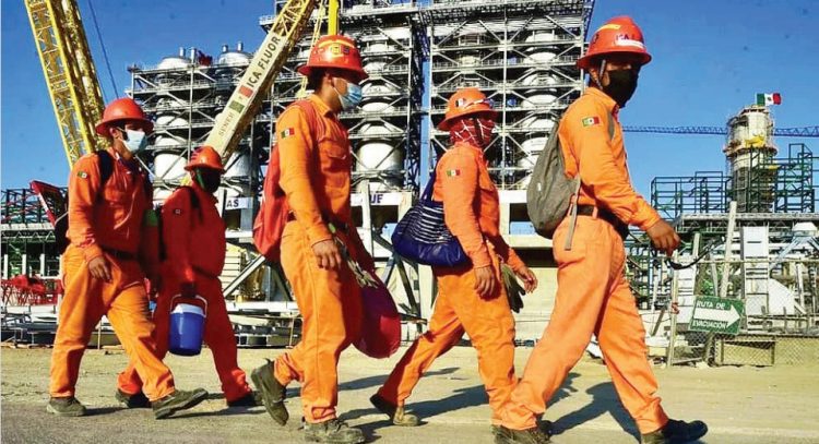 EMPLEO PARA NEOLAREDENSES Contratan para Refinería Dos Bocas