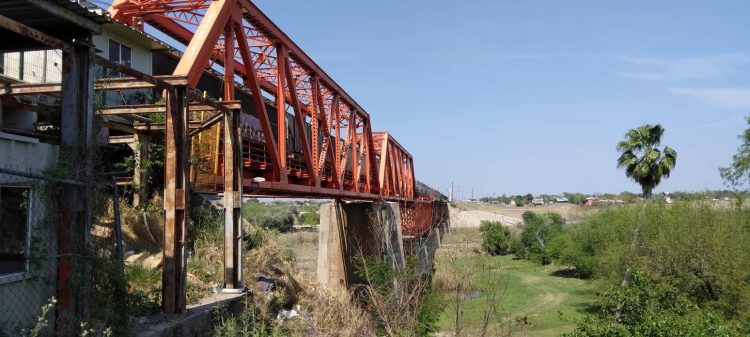 KCS inicia compra de terrenos para ampliar el Puente Negro