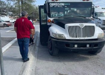 Usuarios de transporte Esperan hasta 1 hora