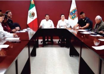 Toma protesta comité de constructores