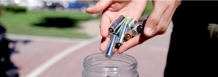 Recaudan baterías para evitar contaminación