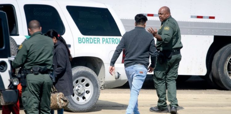 LOS DETIENE PATRULLA FRONTERIZA Interceptan a 19 indocumentados