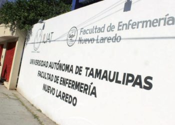 Futuros enfermeros colectan juguetes