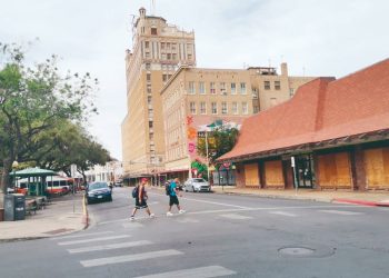 Cierre de bancos generan paranoia en laredenses