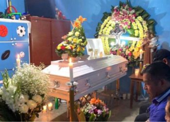 Muere niña en un colegio tras ser golpeada por compañera