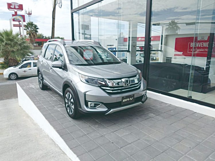 Cae venta de autos nuevos por regularización de ‘chocolates’