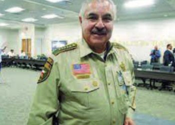 Instruye el sheriff a la comunidad sobre posibles tiradores activos