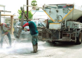 CAMPAÑA PERMANENTE DE BACHEO Mejoran vialidades de la ciudad